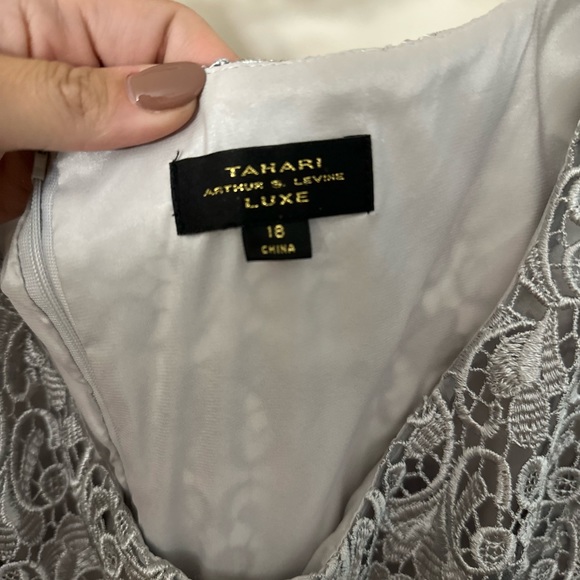 Tahari by Arthur & Levine classy dress sz 18 - Picture 4 of 11